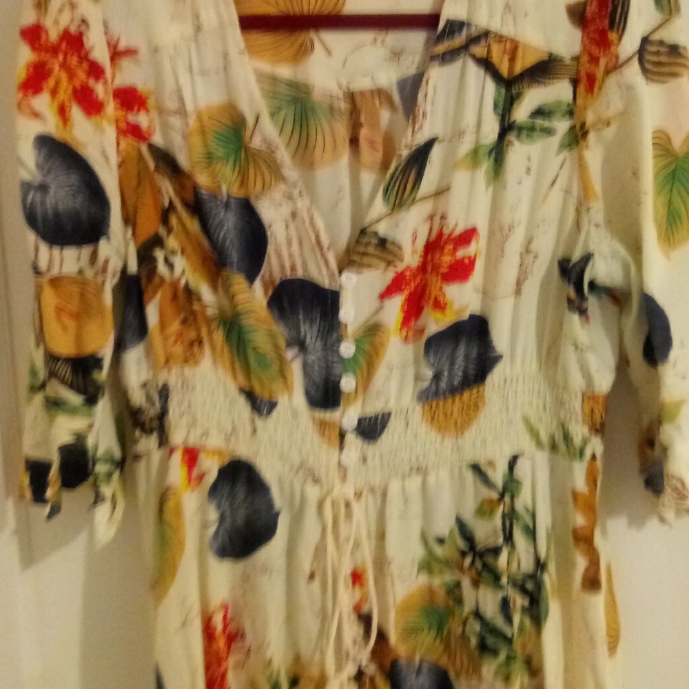 Womans short sleeved floral peasant style dress